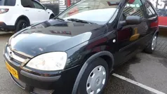 Zwart Gebruikt 2004 Opel Corsa Hatchback | € 1.249 (Eerlijke prijs)