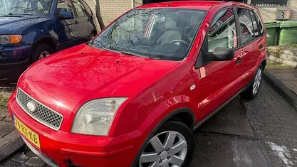 Rood Occasion 2005 Ford Fusion Futura MPV | € 1.249 (Eerlijke prijs)