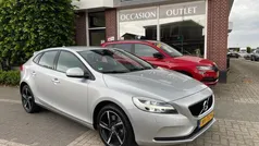 Grijs Gebruikt 2017 Volvo V40 Stationwagen | € 17.950 (Goede deal)