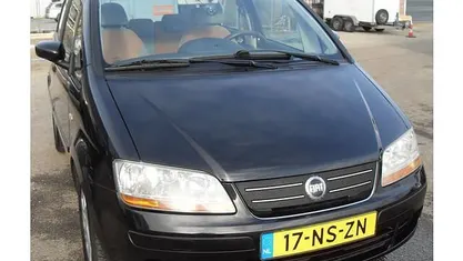 Zwart Gebruikt 2004 Fiat Idea Emotion MPV | € 1.345 (Eerlijke prijs)