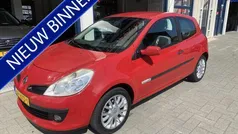 Rood Gebruikt 2009 Renault Clio II Rip Curl Hatchback | € 1.699 (Goede deal)