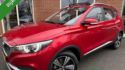 Occasion MG ZS Luxury 105 kW (143 PK) 2020 Rood SUV