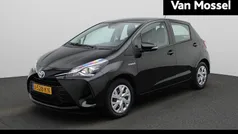 Zwart Gebruikt 2020 Toyota Yaris Hybrid Active Hatchback | € 16.900 (Eerlijke prijs)