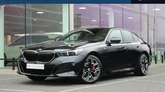 Zwart Gebruikt 2025 BMW 550e M Sport Sedan | € 88.950 (Eerlijke prijs)