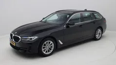 Zwart Gebruikt 2022 BMW 520 Stationwagen | € 37.950 (Goede deal)