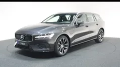 Grijs Gebruikt 2025 Volvo V60 Stationwagen | € 49.940 (Eerlijke prijs)