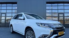Wit Gebruikt 2020 Mitsubishi Outlander Intense SUV | € 21.900 (Eerlijke prijs)