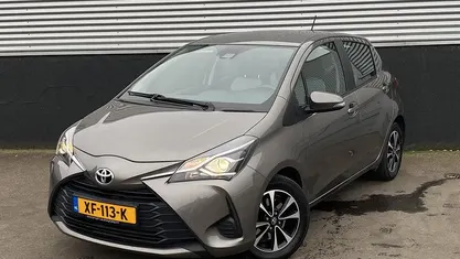 Grijs Occasion 2018 Toyota Yaris Active Hatchback | € 14.900 (Eerlijke prijs)