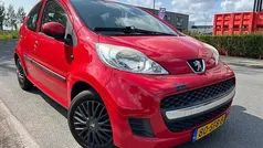 Rood Gebruikt 2011 Peugeot 107 Hatchback | € 3.445 (Goede deal)