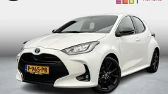 Wit Gebruikt 2022 Toyota Yaris Hybrid Executive Hatchback | € 22.999 (Eerlijke prijs)
