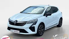 Gebruikt 2024 Renault Clio V Techno Hatchback | € 22.435 (Eerlijke prijs)