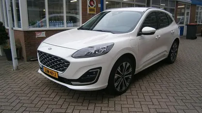 Wit Gebruikt 2022 Ford Kuga Vignale SUV | € 29.490 (Eerlijke prijs)