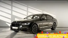 Saphirschwarz metallic (zwart metallic) Gebruikt 2019 BMW 745e Executive Sedan | € 54.995 (Eerlijke prijs)