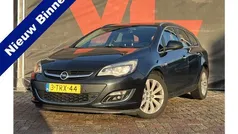 Zwart, metallic lak Gebruikt 2013 Opel Astra Sport Stationwagen | € 6.448 (Eerlijke prijs)