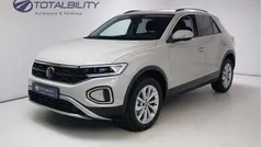 Beige Gebruikt 2025 VW T-Roc Edition SUV | € 36.950 (Eerlijke prijs)