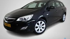 Zwart Gebruikt 2012 Opel Astra Cosmo Stationwagen | € 4.950 (Eerlijke prijs)