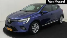 Blauw Gebruikt 2020 Renault Clio V Zen Hatchback | € 13.935 (Eerlijke prijs)