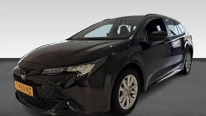 Zwart Gebruikt 2023 Toyota Corolla Active Stationwagen | € 26.440 (Eerlijke prijs)