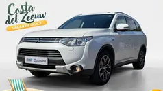 Silky white p Gebruikt 2015 Mitsubishi Outlander P-HEV Instyle SUV | € 12.730 (Goede deal)