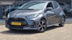 Grijs, metallic lak Gebruikt 2024 Toyota Yaris Hybrid Edition Hatchback | € 25.950 (Eerlijke prijs)