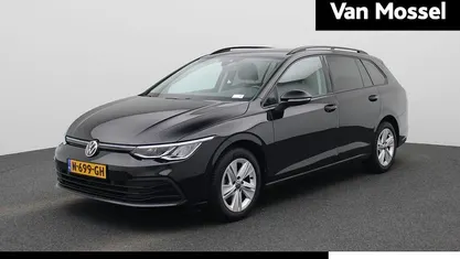 Zwart Gebruikt 2021 VW Golf VIII Comfortline Stationwagen | € 21.900 (Eerlijke prijs)