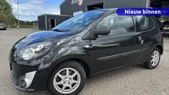 Zwart Gebruikt 2010 Renault Twingo Authentique Hatchback | € 4.285 (Eerlijke prijs)