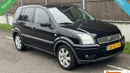 Zwart Gebruikt 2005 Ford Fusion MPV | € 1.999 (Eerlijke prijs)