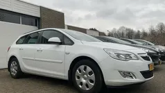 Wit Gebruikt 2011 Opel Astra Edition Stationwagen | € 4.500 (Goede deal)