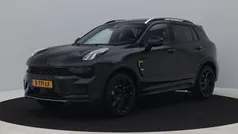 Zwart, metallic lak Gebruikt 2024 Lynk & Co 01 SUV | € 30.900 (Eerlijke prijs)