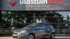 Grijs, metallic lak Gebruikt 2015 Fiat Punto Evo Lounge Hatchback | € 3.950 (Eerlijke prijs)