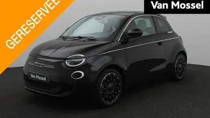 Zwart Occasion 2022 Fiat 500e La Prima Hatchback | € 19.440 (Eerlijke prijs)