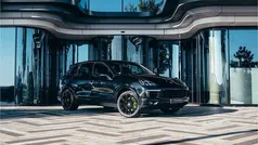 Zwart Gebruikt 2015 Porsche Cayenne SUV | € 30.999 (Eerlijke prijs)