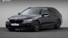 Grijs Gebruikt 2022 BMW 520 M Sport Stationwagen | € 39.880 (Eerlijke prijs)