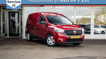Rood Occasion 2021 Dacia Dokker MPV | € 7.950 (Goede deal)