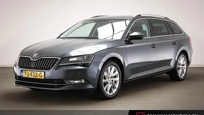 Grijs Gebruikt 2017 Skoda Superb Business Line Stationwagen | € 14.900 (Eerlijke prijs)