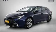 Blauw Gebruikt 2025 Toyota Corolla Hybrid Stationwagen | € 33.950 (Eerlijke prijs)