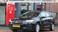 Zwart Gebruikt 2018 Opel Astra Edition Stationwagen | € 10.045 (Eerlijke prijs)