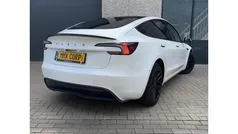 Zwart Gebruikt 2024 Tesla Model 3 Standard Range Sedan | € 35.999 (Eerlijke prijs)
