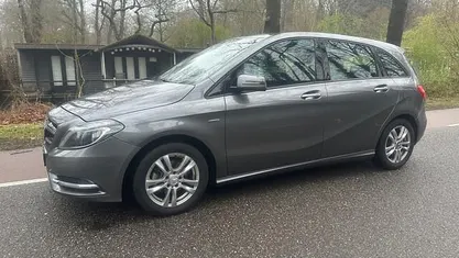 Occasion Mercedes B180 Ambition 122 PK (89 kW) 2012 Grijs MPV