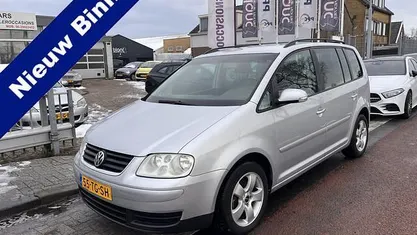 Grijs (metallic) Gebruikt 2006 VW Touran Trendline MPV | € 1.945 (Eerlijke prijs)