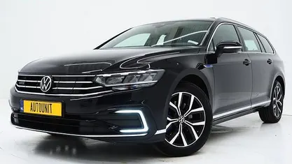 Zwart Gebruikt 2021 VW Passat GTE Stationwagen | € 20.840 (Eerlijke prijs)