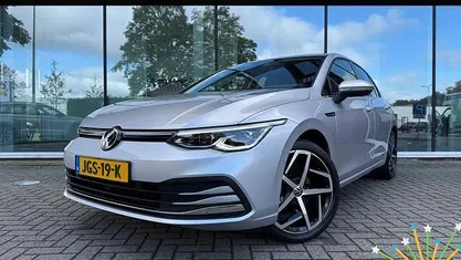 Gebruikt 2021 VW Golf VIII Style Hatchback | € 24.990 (Eerlijke prijs)
