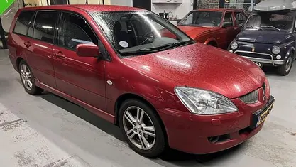 Rood Gebruikt 2004 Mitsubishi Lancer Stationwagen | € 899 (Eerlijke prijs)