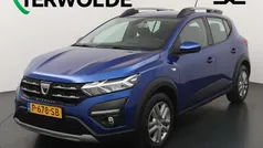 Blauw Gebruikt 2022 Dacia Sandero Comfort Hatchback | € 16.795 (Eerlijke prijs)