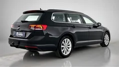 Zwart Gebruikt 2021 VW Passat Business+ Stationwagen | € 26.450 (Eerlijke prijs)