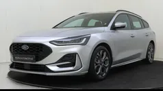Grijs Gebruikt 2023 Ford Focus ST-Line Stationwagen | € 23.950 (Eerlijke prijs)