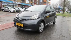 Grijs, metallic lak Gebruikt 2008 Toyota Aygo Hatchback | € 2.450 (Eerlijke prijs)