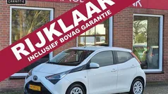 Gebruikt 2020 Toyota Aygo X-play Hatchback | € 12.650 (Eerlijke prijs)
