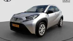 Gebruikt 2023 Toyota Aygo Play Hatchback | € 16.950 (Eerlijke prijs)