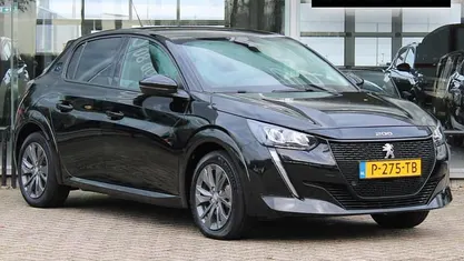 Gebruikt 2022 Peugeot e-208 Allure Hatchback | € 17.895 (Eerlijke prijs)
